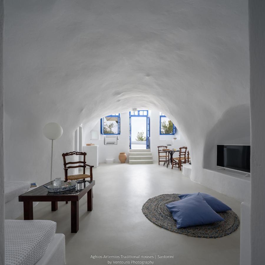Отель Aghios Artemios Traditional 3*