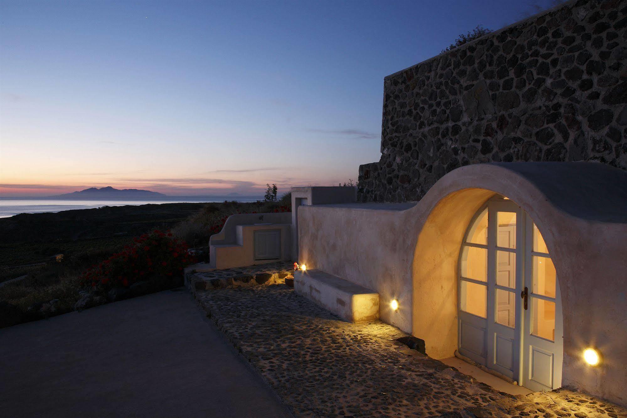 Отель Aghios Artemios Traditional 3*
